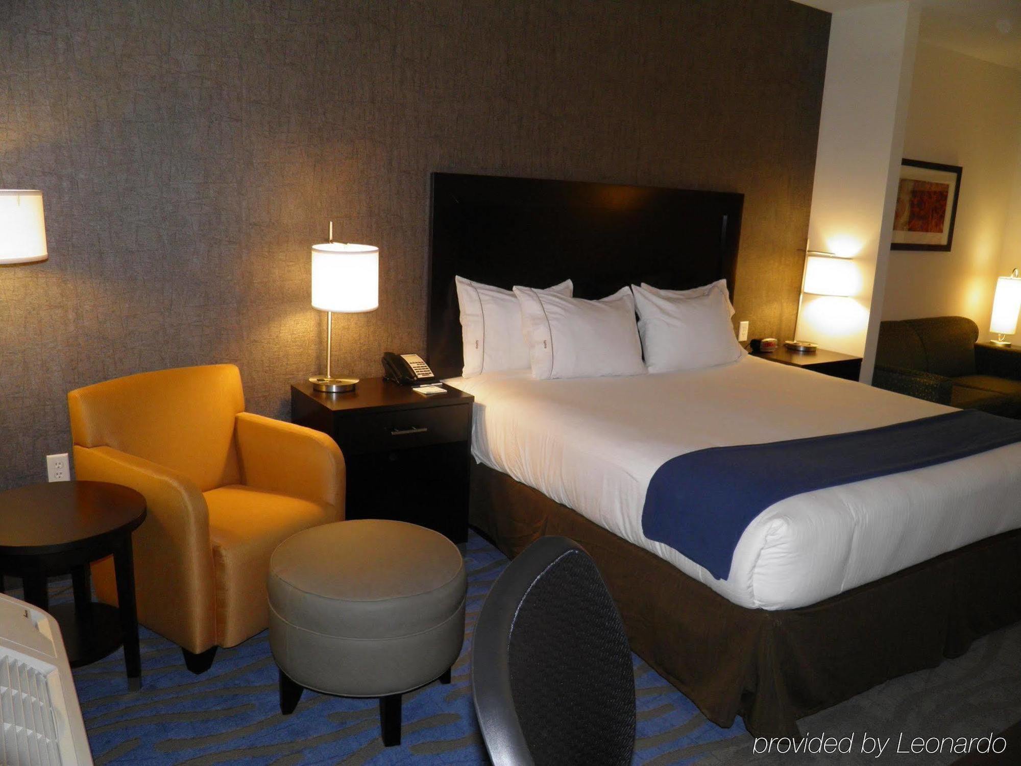 Holiday Inn Express & Suites Overland Park, An Ihg Hotel Exterior foto